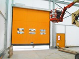 Portone rapido autoriparante e porta multiuso